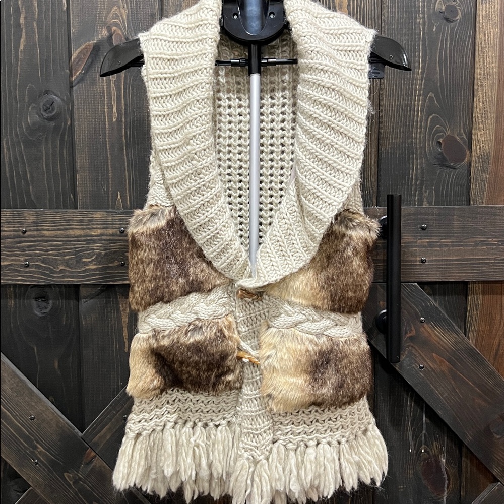 Dressbarn Wool Faux Fur Sweater Vest M Cream Brown Fringe Neutral Crochet Boho